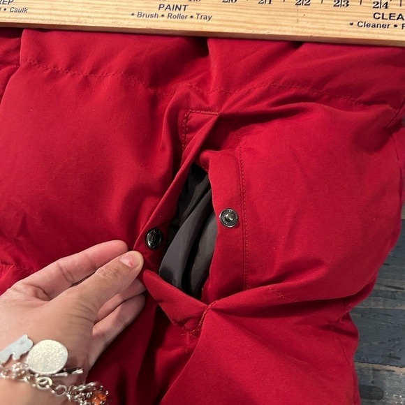 St John's Bay Red Puffer Vest Extra Large Warm Winter Thick Cozy Fall - Picture 9 of 12